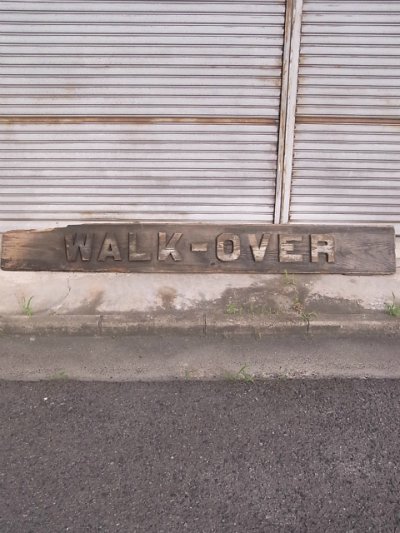 画像1: アンティーク　folkart　超大型　サイン　walkover　WALK-OVER　ホワイトバックス　ダーティーバックス　木製看板　ウォークオーバー　ビンテージ