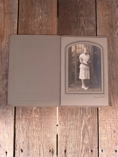 画像2: アンティーク　古い写真　ミネソタ州セントポールの女性　店舗用装飾品　ビンテージ