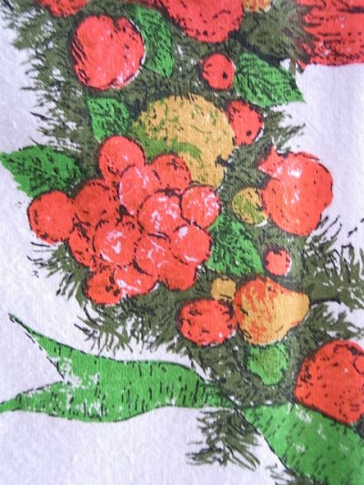 画像3: アンティーク　テーブルクロス　クリスマスカラーの木の実　生地　ビンテージ