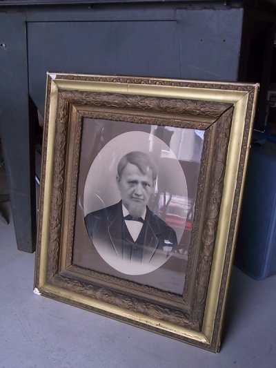画像1: アンティーク　ビクトリアン　フレーム　装飾付き額縁　ウォールオーナメント　肖像画　男性　ビンテージ