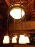画像1: アンティーク　アールデコ　１９２０年代頃　ガス灯シェード　ドームシェード　装飾ミルクガラスシェード付　ペンダントランプ　1灯＋4灯　4連チェーン　ビンテージ (1)