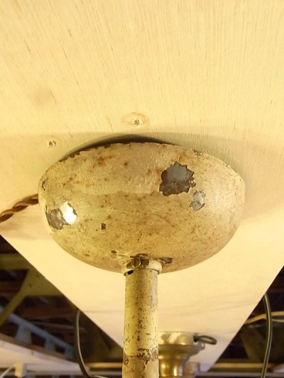 画像3: 1930年代　シーリングライト　リブ付き　スキャロップ　オパール　ミルクガラスシェード　 ペンダントランプ　アイアン　1灯　アンティーク　ビンテージ