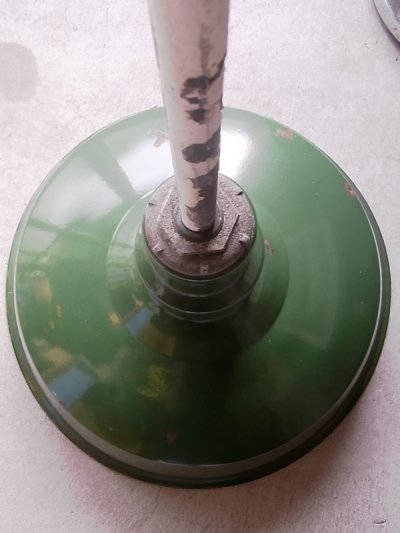 画像4: アンティーク　1920'S 30'S　factory lamp　salvage from Packard Automotive Plant　インダストリアルシーリングライト　ガスステーションランプ　ホーローメタルシェード　琺瑯　ペンダントランプ　1灯　グリーン　シャフト付　ビンテージ　その2