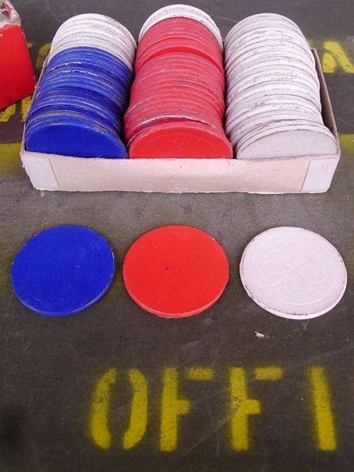 other photographs.2: 1950’S　カジノゲームコイン　チップ　硬質厚紙　レッド　ブルー　ホワイト　POKER CHIPS　アンティーク　ビンテージ 