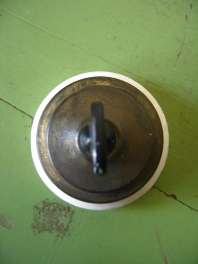 画像3: アメリカ製　サーフェイススイッチ　ターンスイッチ　真鍮　ポーセリン　アンティーク　ビンテージ