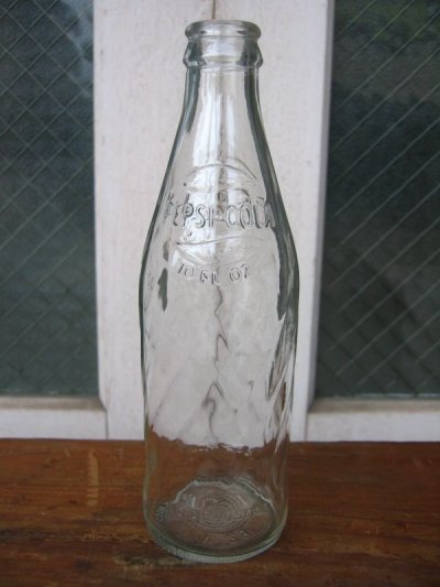 画像2: エンボス　SODA BOTTLE　ソーダボトル　ポップボトル　ガラス瓶　ペプシコーラ　PEPSI COLA　アドバタイジング　アンティーク　ビンテージ