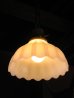 画像1: 1930年代　シーリングライト　リブ付き　スキャロップ　オパール　ミルクガラスシェード　 ペンダントランプ　アイアン　1灯　アンティーク　ビンテージ (1)