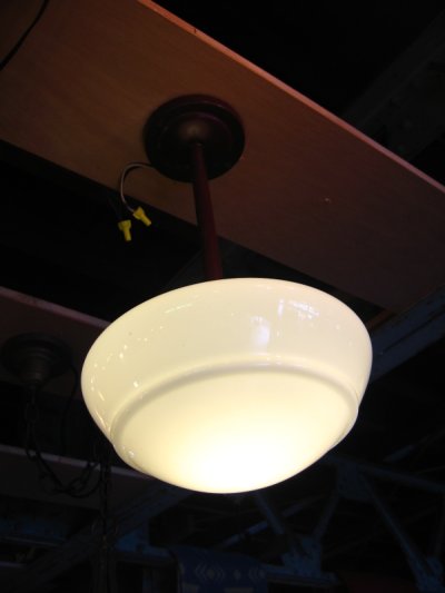 画像1: シーリングライト ミルクガラスシェード　LEVITON　1灯　スクールハウスシーリング　真鍮　アンティーク　ビンテージ