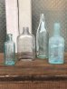 画像1: 19世紀　1860’S 70'S 80'S　メディスンボトル　ガラスボトル　4本セット　瓶　クリアガラス　色付きガラス　アンティーク　ビンテージ (1)