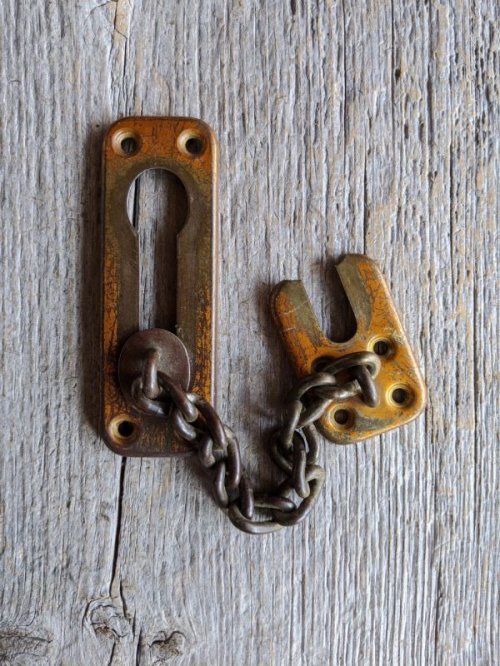 other photographs.1: 1940’S 50'S　サーフェイスロック　ドアチェーン　ドアファスナー　ロック　CHAIN DOOR FASTENERS　鍵　スチール　アイアン　真鍮メッキ　アンティーク　ビンテージ