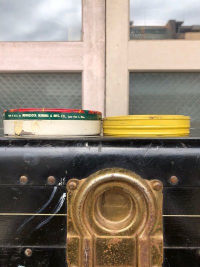 画像4: 1940'S 50'S　ティン缶　2個セット　SCOTCH TAPE　OKONITE TAPE　U.S.A.　セロファンテープ缶　テープ缶　ピルケース　アドバタイジング　アンティーク　ビンテージ