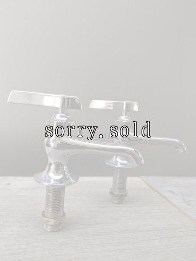 画像1: 1940'S 50'S　水道　蛇口　2本セット　faucet　TAP　水栓　ビンテージプランビング　レバーハンドル　COLD　HOT　真鍮　クロムメッキ　カバード　アンティーク　ビンテージ
