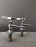 画像1: 1940'S 50'S　水道　蛇口　2本セット　faucet　TAP　水栓　ビンテージプランビング　レバーハンドル　COLD　HOT　真鍮　クロムメッキ　カバード　アンティーク　ビンテージ (1)