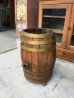 画像1: BAR　洋酒　重厚　ウッドバレル　樽　ウイスキー樽　ビア樽　ウイスキーバレル　ビールバレル　ウッド×ブラス　真鍮　ショップディスプレイ　店舗什器　アンブレラスタンド　傘立て　アンティーク　ビンテージ (1)