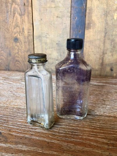 画像1: 1920'S 30'S　INK BOTTLE　インクボトル　2本セット　瓶　クリアーガラス　メジャー　蓋付　アンティーク　ビンテージ