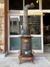 画像1: 1880'S 1890'S 1900'S　SIMMONS WILSON　アンティーク　キャストアイアンストーブ　美品　暖炉　薪ストーブ　Fireplace　ファイヤープレイス　店舗什器　猫脚　煙突付き　ビンテージ (1)