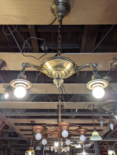 画像1: 1920'S30'S　アールデコ　シーリングライト　パンランプ　BRYANT　2灯　シャンデリア　真鍮　ベアバルブ　スイッチ付　ソケットサラウンド　装飾　アンティーク　ビンテージ
