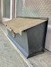 画像2: 1950'S 60'S　50年代 60年代　ミッドセンチュリー　MAIL BOX　アメリカ　ポスト　POST　メールボックス　レア！　二重蓋　カギ付き　郵便受け　壁掛け　ブラック＆ゴールド　スチール　鉄　シャビーシック　アンティーク　ビンテージ (2)