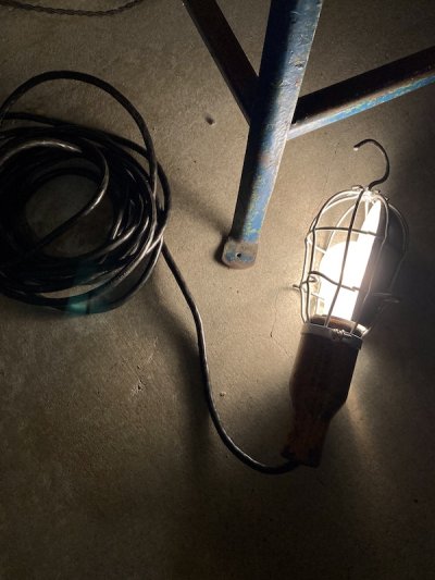 画像1: 1930'S 40'S　McGILL MFG.CO.INC　トラブルランプ　アンティーク　1灯　インダストリアル　CAGE LIGHT　ウッドハンドル　ケージランプ　トラブルライト　ビンテージ