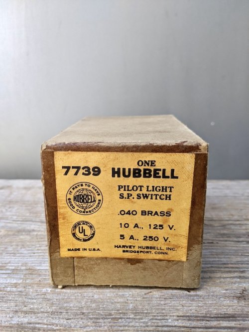 other photographs.1: 1930'S　NOS　箱付きデッドストック　レア　HUBBELL　PILOT-LIGHT S.P.SWITCH　SWITCH-ASSY　トグルスイッチ　レバースイッチ　ヘアライン ブラス プレート　ポーセリン　真鍮　アンティーク　ビンテージ