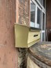 画像5: 1950'S 60'S　50年代 60年代　ミッドセンチュリー　MAIL BOX　アメリカ　ポスト　POST　メールボックス　郵便受け　壁掛け　ゴールド×ブラック　アルミニューム　フィフティーズ　アンティーク　ビンテージ