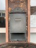 画像2: 1930'S 40'S　U.S.MAIL BOX　アメリカ　ポスト　メールボックス　新聞受け付き　ウォールマウント　店舗什器　装飾　真鍮　ブラス　銅リベット　アンティーク　ビンテージ (2)