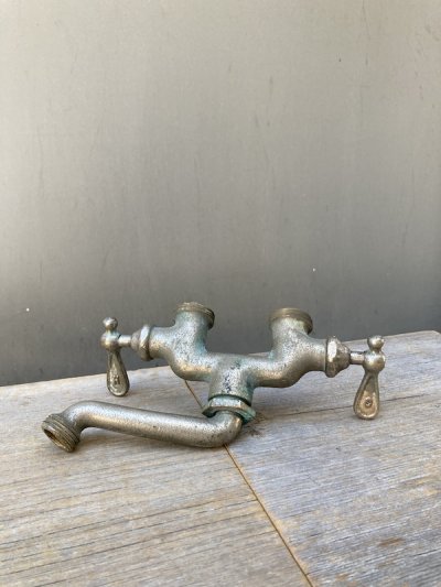 画像1: 1930'S 40'S　アールデコ　Sink faucet　水道　蛇口　混合水栓　TAP　水栓　ビンテージプランビング　レバーハンドル　COLD　HOT　真鍮　ニッケルメッキ　ニッケルカバード　ディスプレイに　実用に　アンティーク　ビンテージ