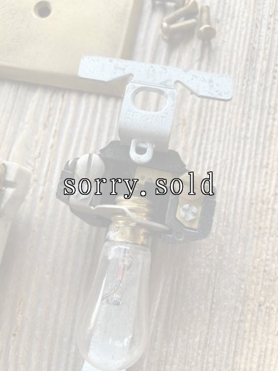 画像17: 1930'S 40'S　レア　エクセレントコンディション　BRYANT　HEMCO　BULLS EYE SWITCH-ASSY　ブルズアイスイッチ　グラスジュエル　GLASS JEWEL　レッドカットガラス　トグルスイッチ　ブラス プレート　ポーセリン　真鍮　アンティーク　ビンテージ
