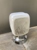 画像1: 1950'S 60'S　パウダールームランプ　洗面　レストルーム　トイレ　バスルームライト　ミントコンディション　ウォールマウントブラケットライト　1灯　スノーフレーク＆リブドガラス　スチール　クロムメッキ 　アンティーク　ビンテージ (1)