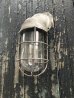 画像20: 1920'S 30’S　ウォールマウント　BENJAMIN　ベンジャミン　シップライト　ポーチライト　ケージランプ　ヘヴィーデューティー　インダストリアル　シーリングライト　フラッシュマウント　ラウンドクリアガラスシェード　1灯　キャストアイアン 　アンティーク　ビンテージ