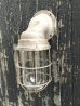 画像19: 1920'S 30’S　ウォールマウント　BENJAMIN　ベンジャミン　シップライト　ポーチライト　ケージランプ　ヘヴィーデューティー　インダストリアル　シーリングライト　フラッシュマウント　ラウンドクリアガラスシェード　1灯　キャストアイアン 　アンティーク　ビンテージ