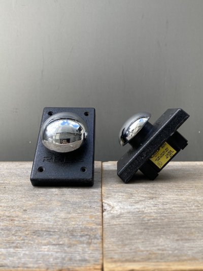 画像2: 1970'S 80'S　アメリカ製　REES Heavy Duty 　Black&Chrome Mushroom Plunger Push Button Switch　エマージェンシードアオープンスイッチ　大型　チャイム　ブザー　プッシュボタンスイッチ　プッシュベル　ドアベル　真鍮　アルミ合金　ビンテージ