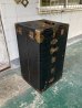 画像1: 1900'S 10'S　アメリカ製　steamer trunk　WHEARY TRUNK Co.　ワードローブトランク　カンパニーデカール付　木製ハンガー付　超大型　衣装ケース　店舗什器に　アンティーク　ビンテージ (1)