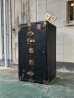 画像2: 1900'S 10'S　アメリカ製　steamer trunk　WHEARY TRUNK Co.　ワードローブトランク　カンパニーデカール付　木製ハンガー付　超大型　衣装ケース　店舗什器に　アンティーク　ビンテージ (2)