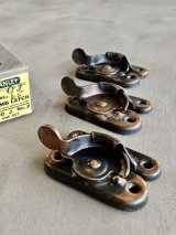 1910'S 20'S　レア　STANLEY　THUMB LATCH　JAPANNED　3PCS/SET　箱付きデッドストック　NOS　ジャパンドメッキ　ジャパンカラー　アーリーセンチュリー　ウインドーロック　サッシロック　キャッチセット　鉄　銅メッキ　アンティーク　ビンテージ