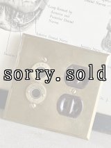 1940'S 50'S　レア　TVアンテナホール付き　コンセント1口　OUTLET　LEVITON　真鍮プレート　ベークライト　アメリカ製　AERIAL　GROUND　アンティーク　ビンテージ
