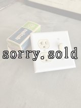 1950'S 60'S　NOS　アメリカ製　デッドストック　コンビネーションスイッチ　GE　circle F　BELL ELECTRIC　2口 アウトレット　1口 トグルスイッチ　プレート付き　アイボリー×ホワイト　ベークライト　アンティーク　ビンテージ