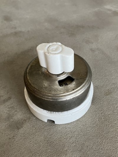 画像2: 1900'S 10'S    アーリーエレクトリック　アメリカ製　サーフェイススイッチ　PERKINS　超大型　ロータリースイッチ　ターンスイッチ　ブラス　ニッケルメッキ　ポーセリン　アンティーク　ビンテージ