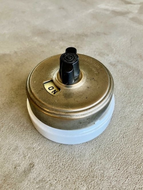 other photographs.2: 1900'S 10'S    アーリーエレクトリック　アメリカ製　サーフェイススイッチ　THE PES MFG.CO　PERKINS　超大型　ロータリースイッチ　ターンスイッチ　エクセレント!!　ブラス　ニッケルメッキ　ポーセリン　ベークライト　アンティーク　ビンテージ