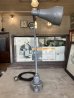 画像6: 1930'S 40'S　ワークベンチ アーティキュレイテッド アームライト　レア!!　NEW YORK CITY　RELIANCE DEVICES CO.　SWIVELIER WORK-LIGHTS　BRYANT　インダストリアルランプ　デスクランプ　タスクランプ　1灯　2アジャスター　アイアン　スチール　ブラス　ポーセリン　PATINA　ベンチマウント＆ウォールマウント　アンティーク　ビンテージ