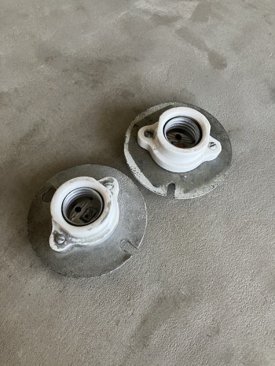 画像2: 1950'S　unknown　MADE IN USA　シンプル　ポーセリンソケットライト　2PCS/SET.　シーリング&ウォールマウントブラケットライト　1灯　ポーセリン　スチール　インダストリアル　PATINA　シャビーシック　ミントコンディション　アンティーク　ビンテージ