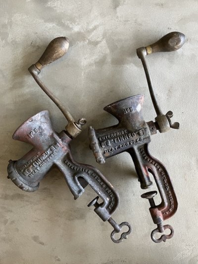 画像1: 1880'S　19世紀　アメリカ　TINNED ENTERPRISE　MEAT CHOPPER　パティナ　ミートチョッパー　フードプロセッサー　グラインダー　ウッドハンドル　キャストアイアン　鋳物　アメリカン　ハンバーガー　ランチョンミート　パティーナ　ジャンク　アンティーク　ビンテージ