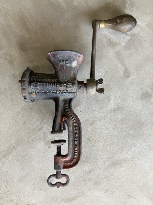 other photographs.1: 1880'S　19世紀　アメリカ　TINNED ENTERPRISE　MEAT CHOPPER　パティナ　ミートチョッパー　フードプロセッサー　グラインダー　ウッドハンドル　キャストアイアン　鋳物　アメリカン　ハンバーガー　ランチョンミート　パティーナ　ジャンク　アンティーク　ビンテージ