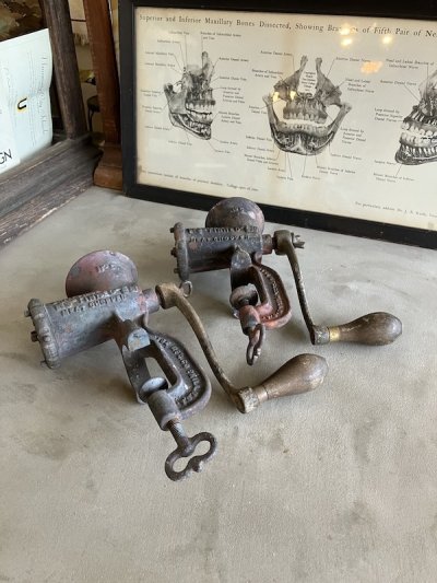 画像2: 1880'S　19世紀　アメリカ　TINNED ENTERPRISE　MEAT CHOPPER　パティナ　ミートチョッパー　フードプロセッサー　グラインダー　ウッドハンドル　キャストアイアン　鋳物　アメリカン　ハンバーガー　ランチョンミート　パティーナ　ジャンク　アンティーク　ビンテージ