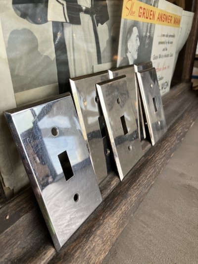 画像2: 1920 30's　スイッチプレート　アメリカ　真鍮　ヘヴィーブラス　1口　トグルスイッチ　BRYANT & UNKNOWN　ニッケルメッキ　クロムメッキ　アンティーク　ビンテージ