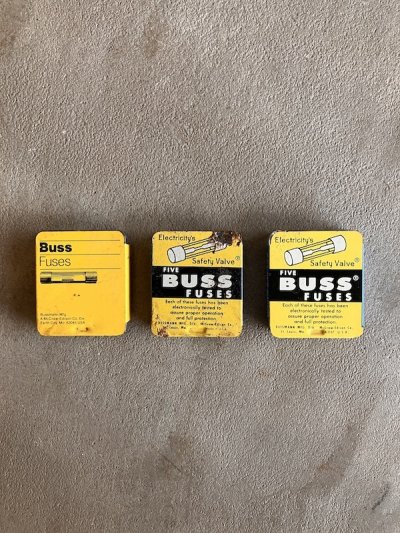 画像2: 1960'S 70'S　3個セット　菅ヒューズ　ヒューズ入れ　BUSS FUSES　ティン缶　シャビーシック　ビンテージカー　オールドモーターサイクルのヒューズの携行に　アンティーク　ビンテージ