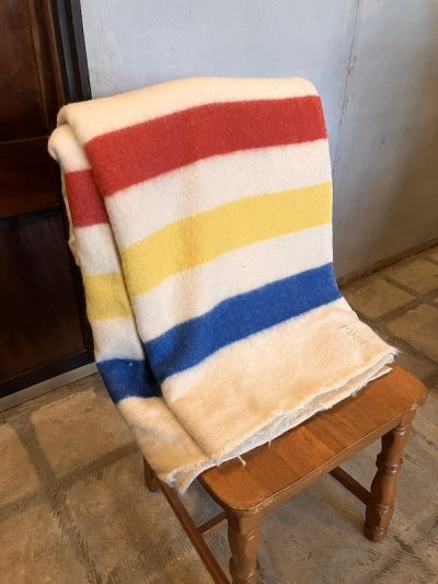 画像2: 1950'S　J.C.PENNY CO.Inc　Golden Down　ALL WOOL BLANKET　ペニーズ　J.C.ペニー　ウール ブランケット　マルチカラー　ストライプ　キャンプ　アウトドア　ハドソンベイ風　アンティーク　ビンテージ