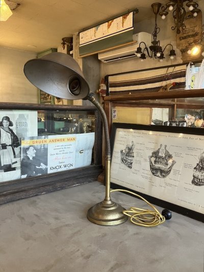 画像2: 1920'S 30'S　FARIES　GE　ジェネラルエレクトリック　フェアリーズ　ハーフフレキシブル　グースネックライト　インダストリアル　デスクランプ　メタルシェード　ブラス　アイアン　スチール　オリジナルシェード　エクセレントコンディション　PATINA　アンティーク　ビンテージ