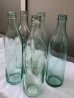 画像1: 1900'S 1910'S　AQUA GLASS　気泡ガラス　SODA BOTTLE　ソーダボトル　ポップボトル　ガラス瓶　Reed Glass　クリアガラス　色付きガラス　一輪挿し　フラワーベース　アンティーク　ビンテージ (1)