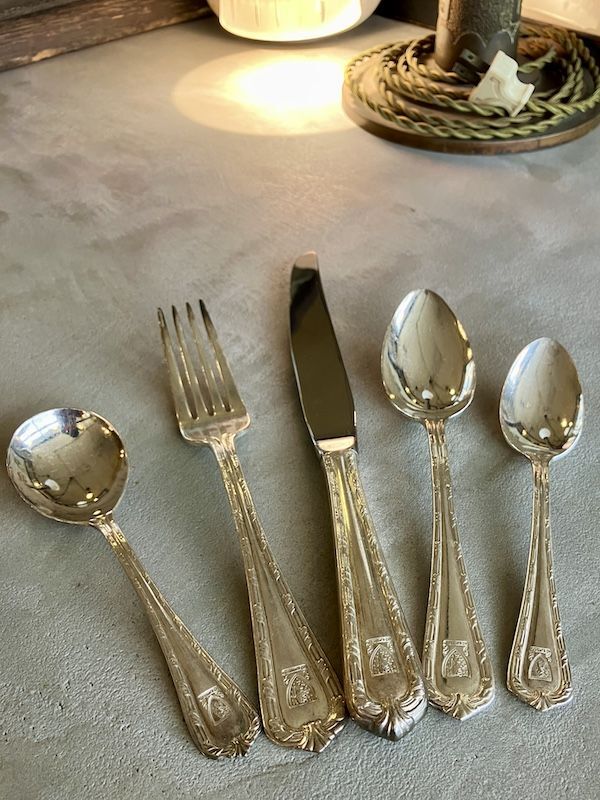 1940'S 50'S 60'S　シルバーカトラリー５本セット　フランダースホテル　international silver company for THE FLANDERS HOTEL　Ocean City New Jersey　5pcs/set　ナイフ　フォーク　スプーン　シルバープレート?!　MADE IN USA　アンティーク　ビンテージ